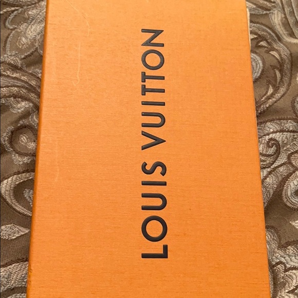 Authentic Louis Vuitton Cell Traincase iPhone 7+8 - Picture 11 of 11